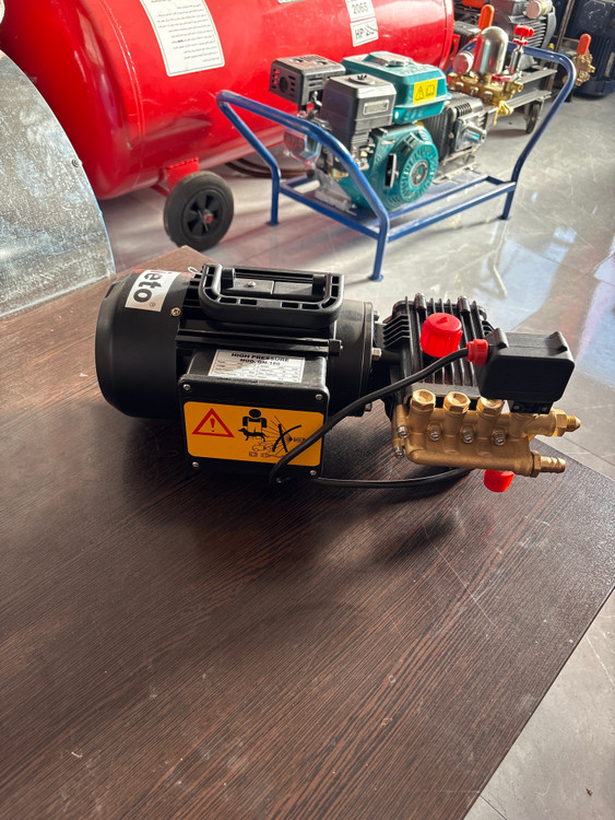 پمپ ۱۷۰ بار نیمه صنعتی ایتو